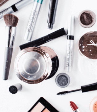 A Guide to Airbrush Makeup Techniques and Trends