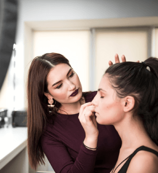 The Importance of Practical Experience in Makeup Education